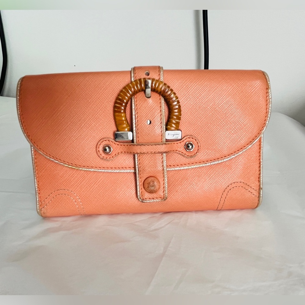 SALVATORE FERRAGAMO WALLET 🧡